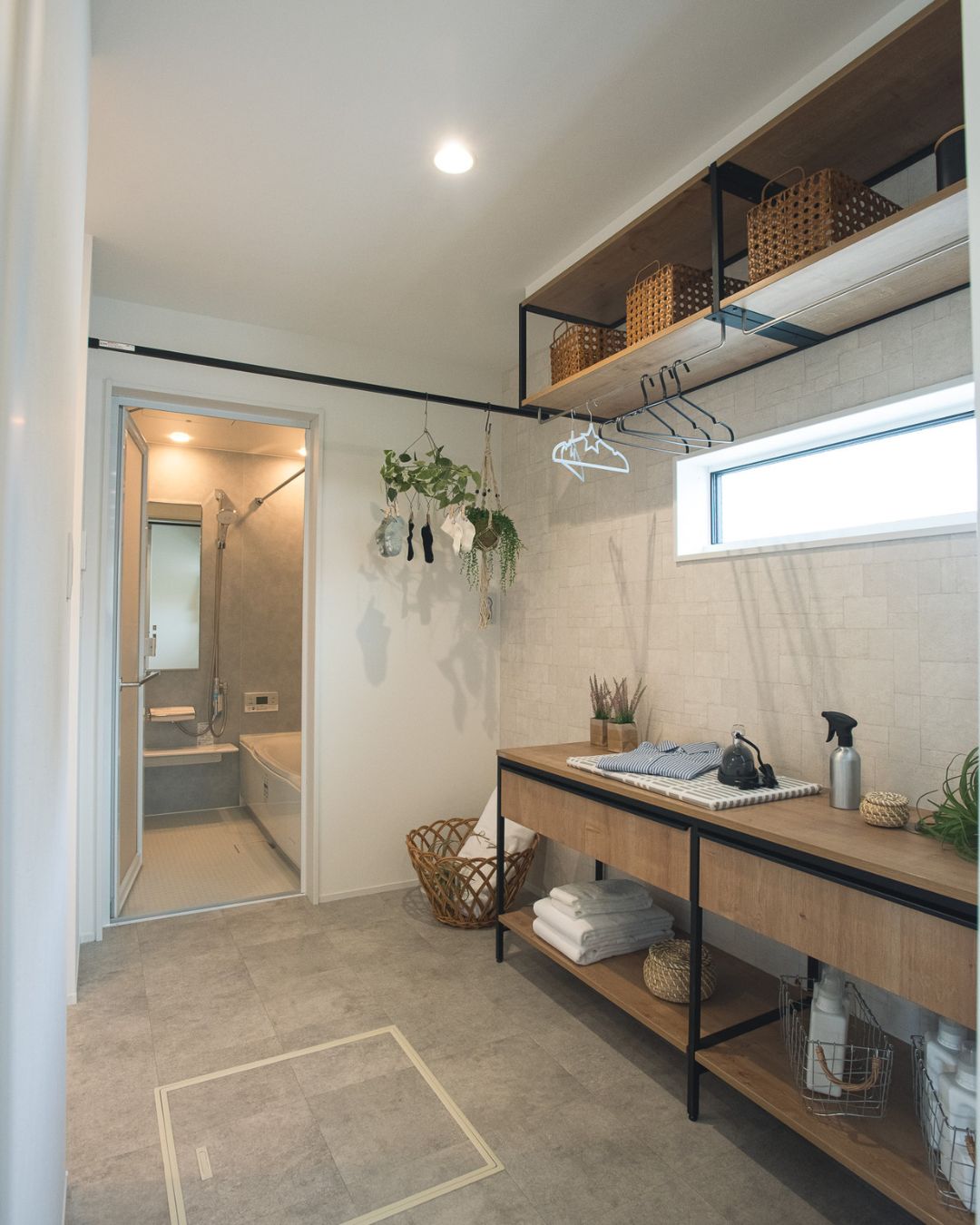 洗う・干す・たたむが一か所で完結するランドリースペース