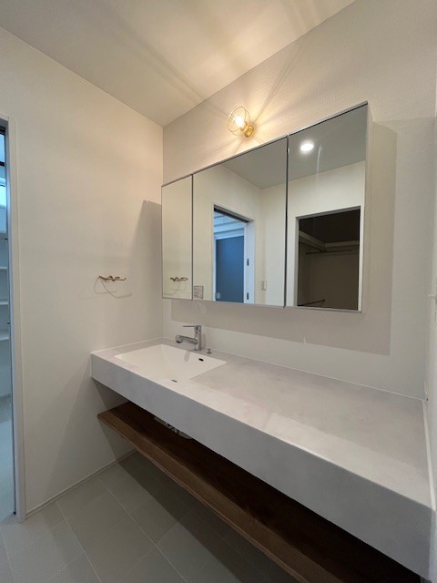 暮らしの質を高める、究極の機能美とモダン・エレガンスなサニタリー